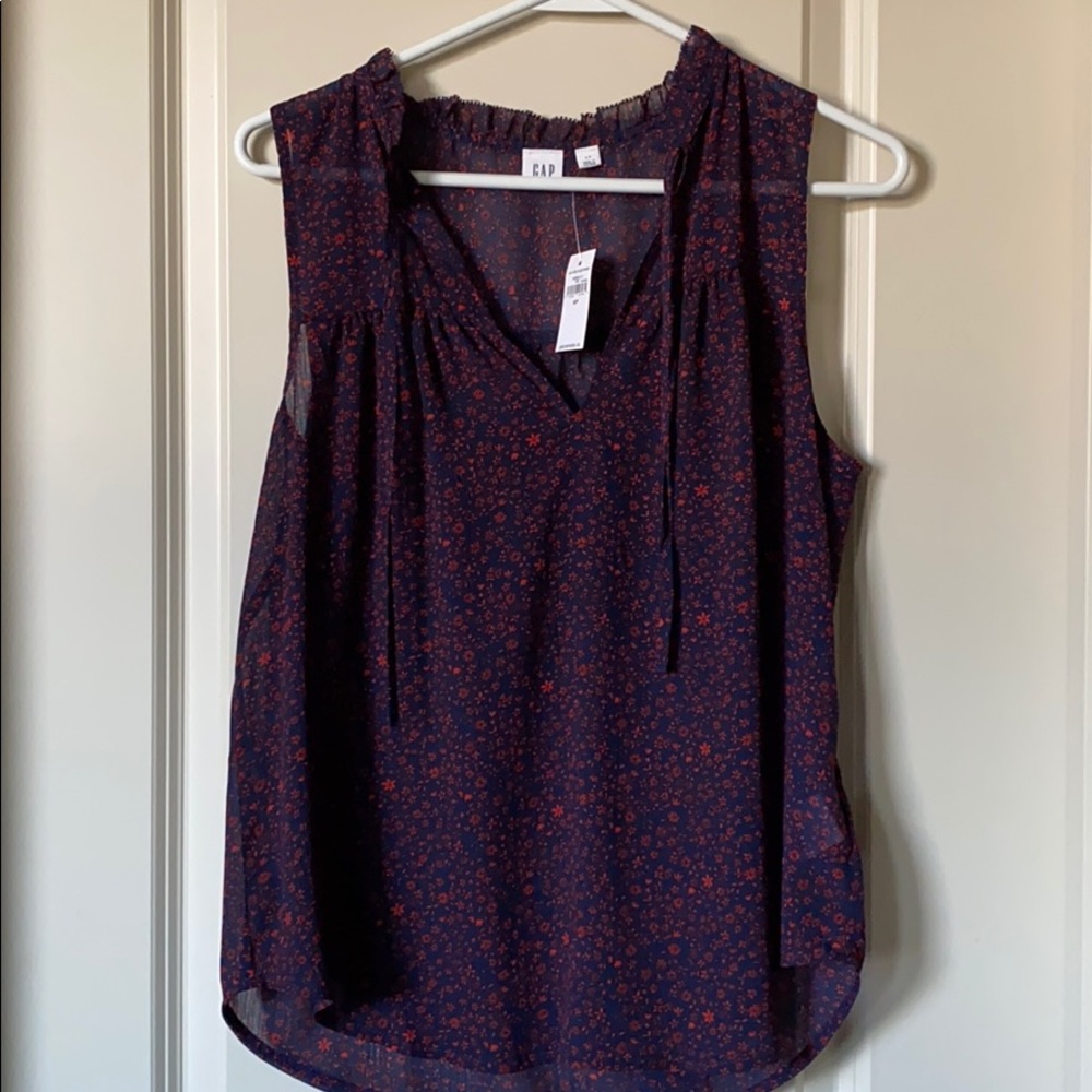 Beautiful floral Gap Tank size S